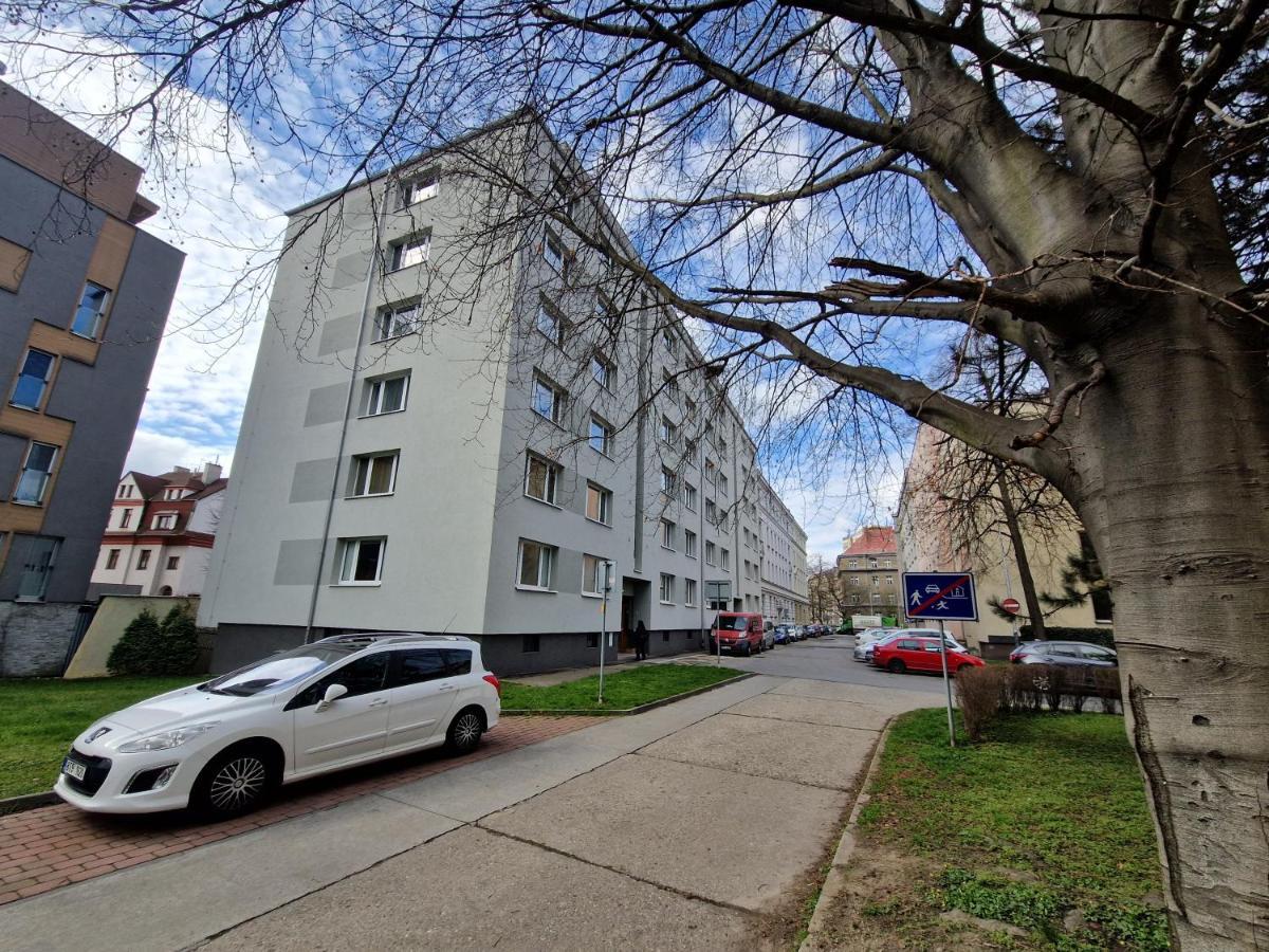 Pelclova Apartment Ostrava Buitenkant foto