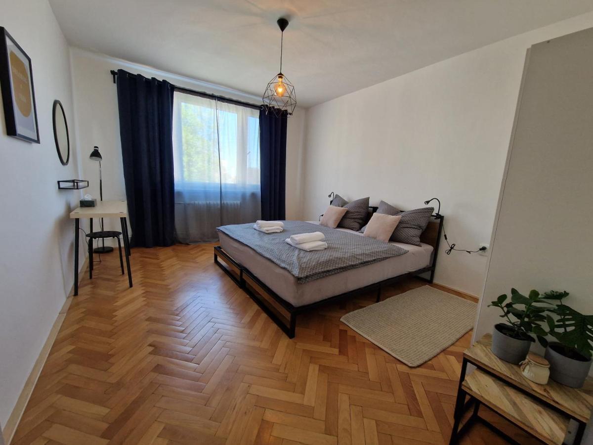 Pelclova Apartment Ostrava Buitenkant foto