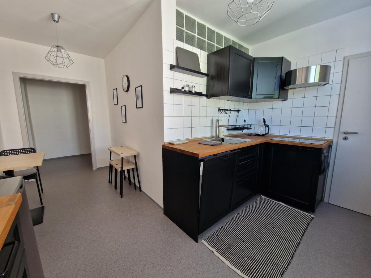 Pelclova Apartment Ostrava Buitenkant foto